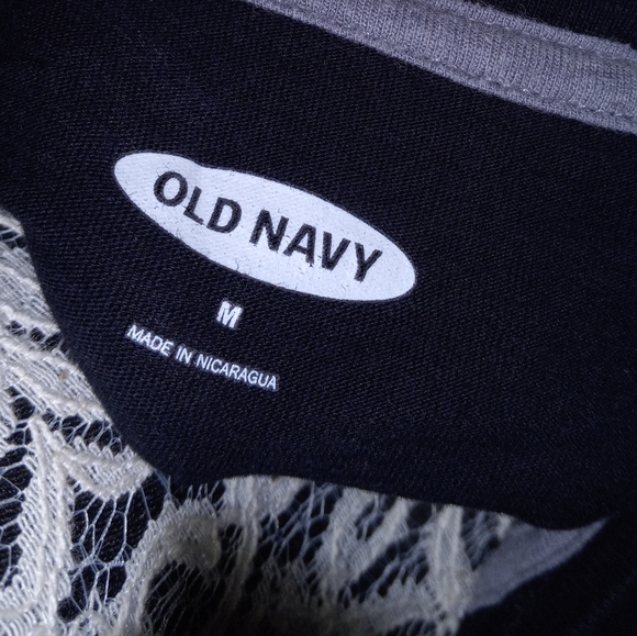 Old Navy friends t-shirt - Picture 4 of 4